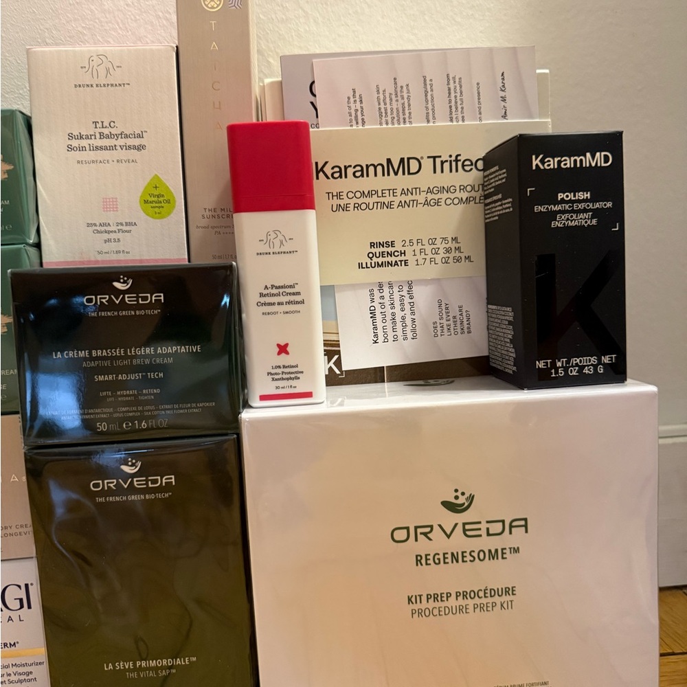 NWT Luxury Skincare Kit - Picture 2 of 3